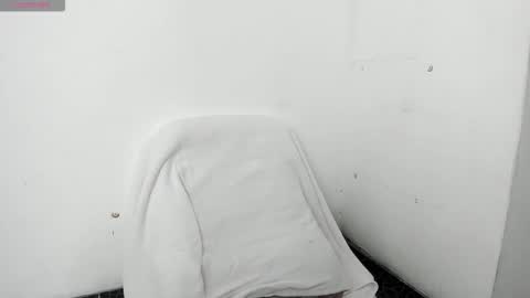 Snapshot of mariana_laurent1 chatting on February 11, 2:27 am Mariana online show from February 11, 2:27 am