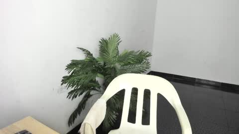 Snapshot of mariana_laurent1 chatting on May 3, 2:28 am Mariana online show from May 3, 2:28 am