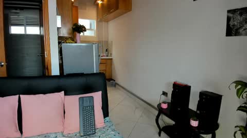 Mariana online show from April 15, 12:45 pm