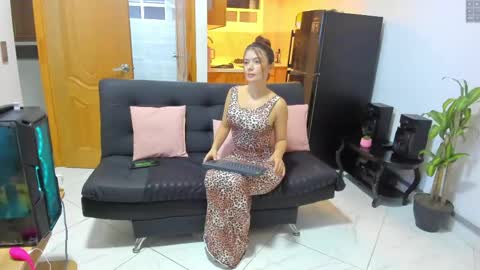 Snapshot of marianagomez__ chatting on April 27, 10:24 am Mariana online show from April 27, 10:24 am