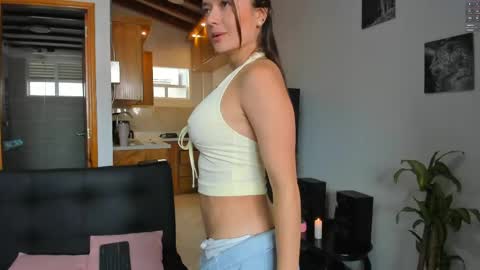 Snapshot of marianagomez__ chatting on May 1, 1:26 pm Mariana online show from May 1, 1:26 pm