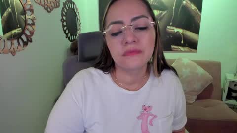 Snapshot of marianalopez81 chatting on April 28, 2:27 am Mariana Lopez online show from April 28, 2:27 am