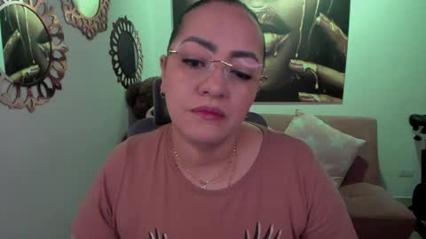 Snapshot of marianalopez81 chatting on May 18, 12:40 am Mariana Lopez online show from May 18, 12:40 am