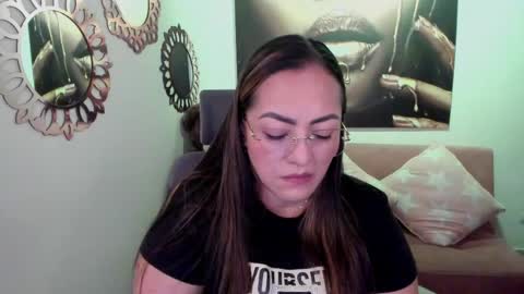 Snapshot of marianalopez81 chatting on May 20, 12:06 am Mariana Lopez online show from May 20, 12:06 am