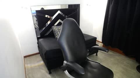 Mariana online show from February 1, 6:50 pm