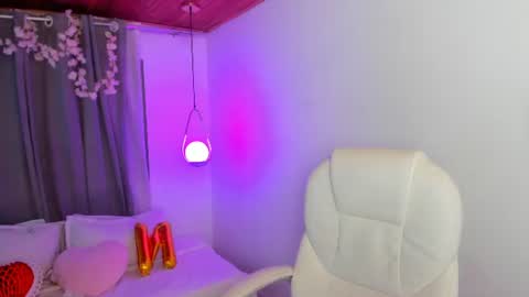 Snapshot of marianiitaa chatting on July 4, 4:07 am marianiitaa online show from July 4, 4:07 am