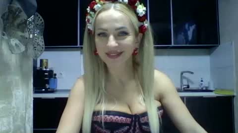 Snapshot of marianna1977 chatting on February 5, 11:06 pm marianna1977 online show from February 5, 11:06 pm