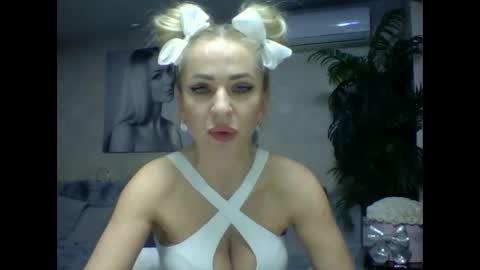 Snapshot of marianna1977 chatting on February 11, 5:50 pm marianna1977 online show from February 11, 5:50 pm