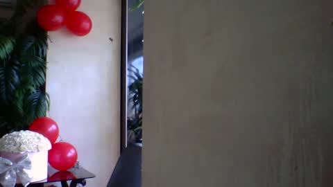 Snapshot of marianna1977 chatting on February 14, 11:10 am marianna1977 online show from February 14, 11:10 am