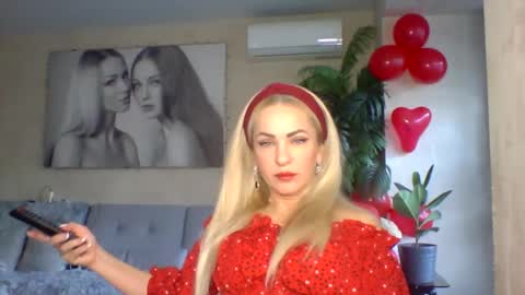 Snapshot of marianna1977 chatting on February 16, 2:00 pm marianna1977 online show from February 16, 2:00 pm