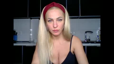 Snapshot of marianna1977 chatting on February 27, 8:53 pm marianna1977 online show from February 27, 8:53 pm