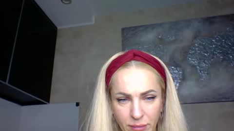 Snapshot of marianna1977 chatting on March 8, 7:09 pm marianna1977 online show from March 8, 7:09 pm