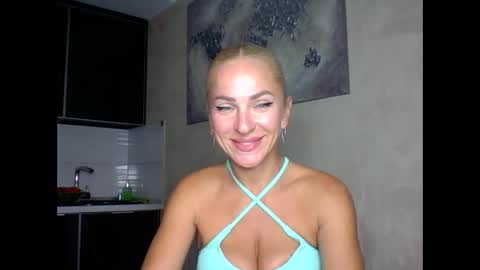 Snapshot of marianna1977 chatting on October 5, 6:39 pm marianna1977 online show from October 5, 6:39 pm