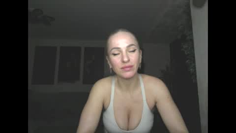 Snapshot of marianna1977 chatting on April 14, 7:20 pm marianna1977 online show from April 14, 7:20 pm