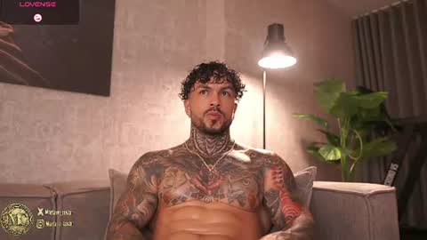 Snapshot of mariano_costa chatting on July 16, 6:41 am Mariano Costa online show from July 16, 6:41 am