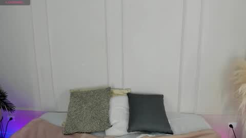 Maria Pettit online show from February 11, 11:04 am