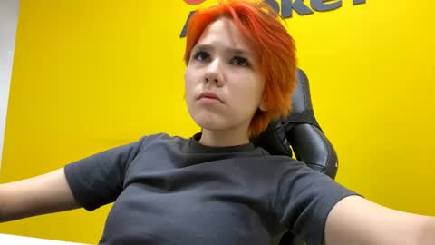 Snapshot of maribelvaneffen chatting on June 30, 9:10 am Mia online show from June 30, 9:10 am