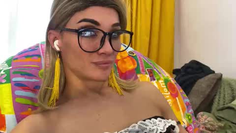 Snapshot of maridekoks chatting on November 18, 12:42 pm Mari online show from November 18, 12:42 pm