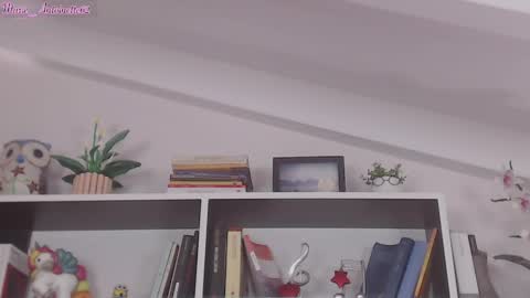 Snapshot of marie_antoinette62 chatting on May 4, 9:33 pm Maria online show from May 4, 9:33 pm