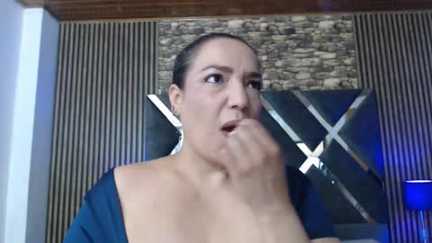 marie_hss online show from November 18, 7:40 pm