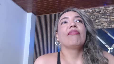 marie_hss online show from January 8, 11:18 pm