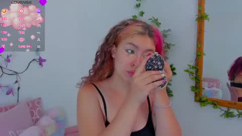 Snapshot of marieetaylor chatting on July 14, 6:24 pm Mariee online show from July 14, 6:24 pm