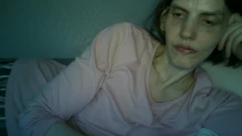 Snapshot of mariejojo chatting on June 15, 12:13 am Mariejojo online show from June 15, 12:13 am