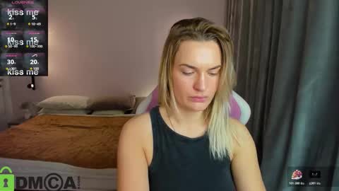 Mariel online show from November 17, 1:33 am