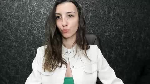 Snapshot of marielleanker chatting on September 11, 12:44 am marielleanker online show from September 11, 12:44 am