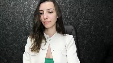 Snapshot of marielleanker chatting on September 19, 1:51 am marielleanker online show from September 19, 1:51 am