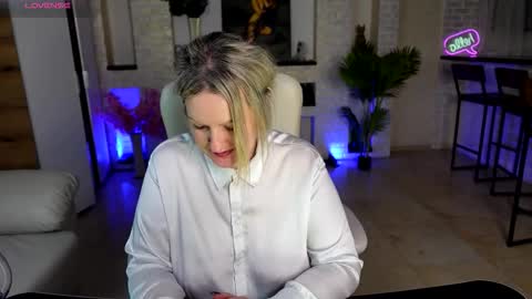 mariemlui online show from March 22, 7:50 pm