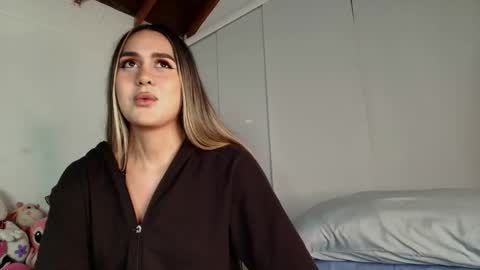 Snapshot of marihana_one1 chatting on December 18, 6:10 am Marihana online show from December 18, 6:10 am