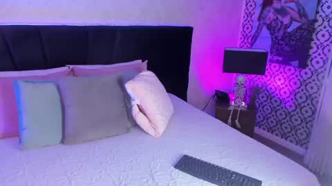 Mariana online show from June 25, 8:02 pm