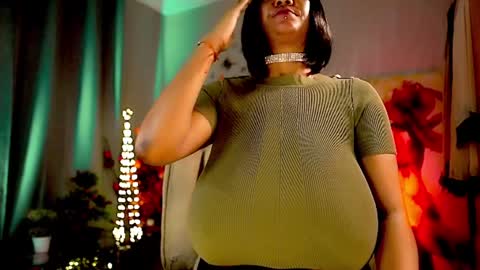 Snapshot of mariicha chatting on December 29, 10:12 am Nikita - Scroll down and read my bio please. New Pictures in Bio online show from December 29, 10:12 am