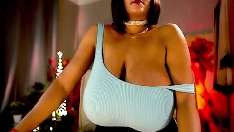 Snapshot of mariicha chatting on January 26, 9:40 am Nikita - Scroll down and read my bio please. New Pictures in Bio online show from January 26, 9:40 am