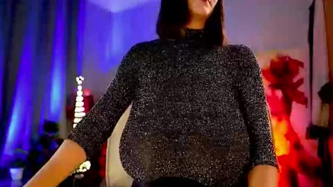 Nikita - Scroll down and read my bio please. New Pictures in Bio online show from November 19, 7:08 am