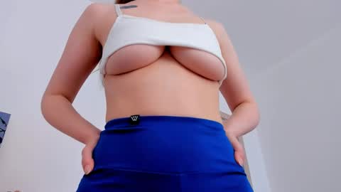 Snapshot of marilinal chatting on May 7, 7:58 am Marilina online show from May 7, 7:58 am
