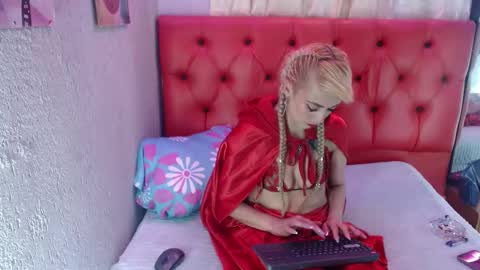 Snapshot of marilynblonde__ chatting on February 4, 4:07 am Marilyn online show from February 4, 4:07 am