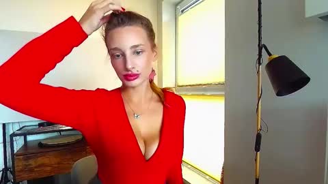 MarilynDevilish online show from December 3, 8:23 am