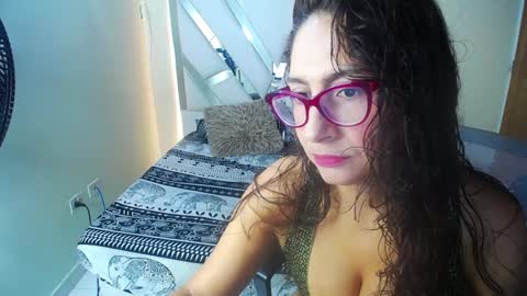 Snapshot of marilynetthan chatting on December 18, 1:12 pm marilynetthan online show from December 18, 1:12 pm