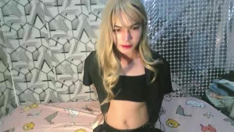 Snapshot of marimarxox1 chatting on April 4, 11:40 am marimarxox1 online show from April 4, 11:40 am