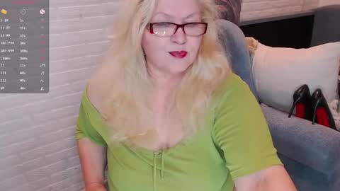 Snapshot of marinaabysss chatting on June 10, 12:00 am Marina online show from June 10, 12:00 am