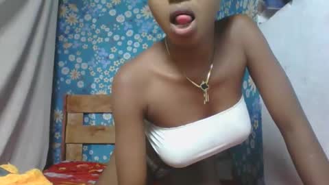 Snapshot of marinagold69 chatting on May 12, 4:15 pm marinagold69 online show from May 12, 4:15 pm