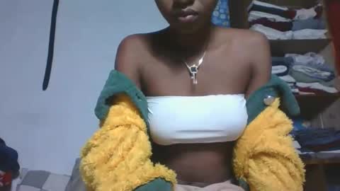 Snapshot of marinagold69 chatting on May 16, 1:13 am marinagold69 online show from May 16, 1:13 am