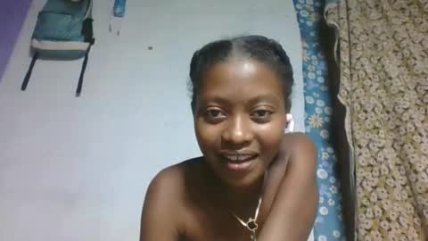 Snapshot of marinagold69 chatting on May 18, 9:09 pm marinagold69 online show from May 18, 9:09 pm
