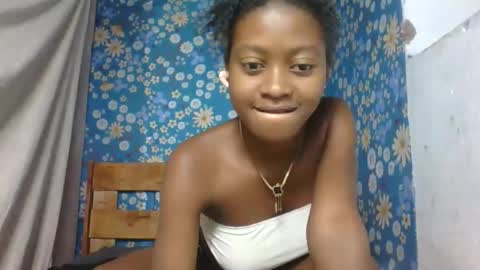 Snapshot of marinagold69 chatting on May 27, 9:28 am marinagold69 online show from May 27, 9:28 am