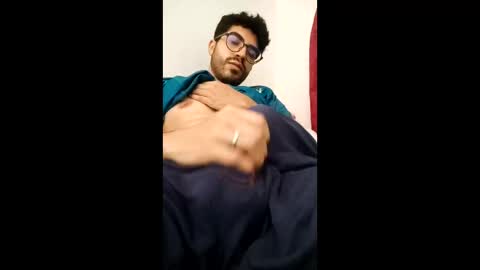mario_saens online show from May 24, 4:28 am