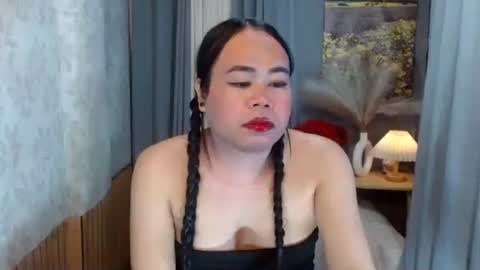 LEAH online show from March 26, 1:17 pm