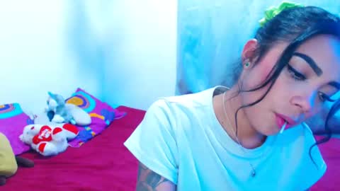 Snapshot of marisajara_ chatting on December 7, 2:31 am marisa online show from December 7, 2:31 am