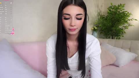 Snapshot of marivelmahlke chatting on April 28, 4:12 pm Mari online show from April 28, 4:12 pm